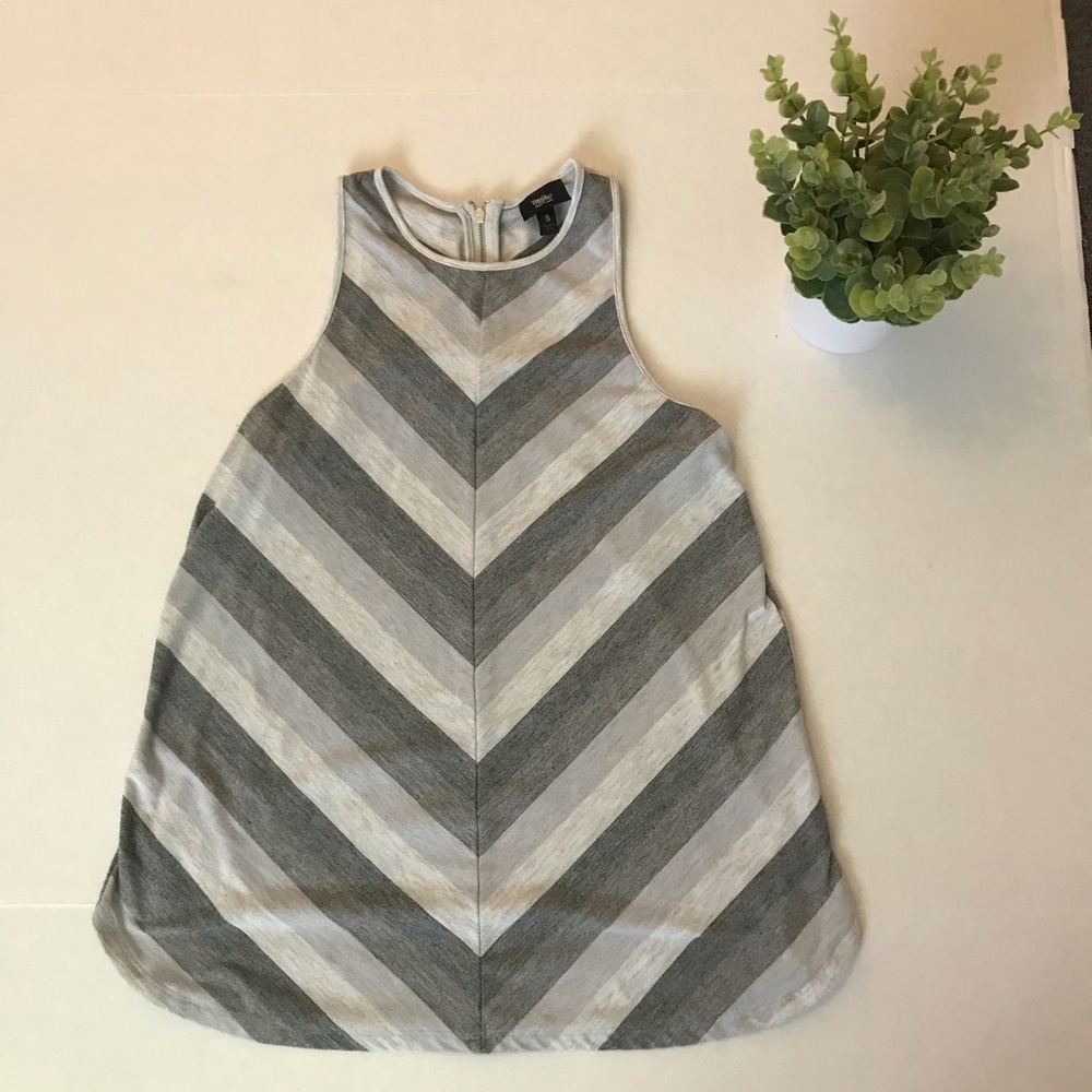 Gray and White Chevron Tank Top 💛